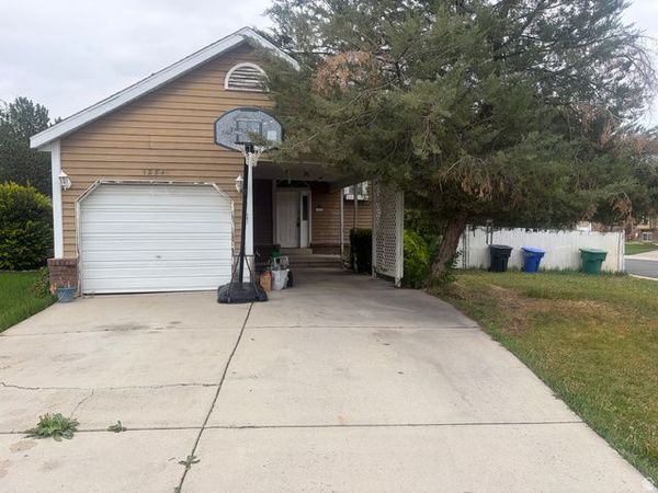 1384 W COUNTRYWOOD LN S, West Jordan, UT 84088