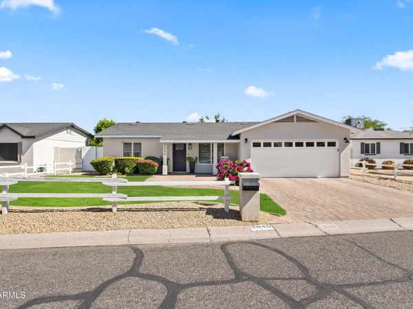 3840 E MULBERRY Drive, Phoenix, AZ 85018