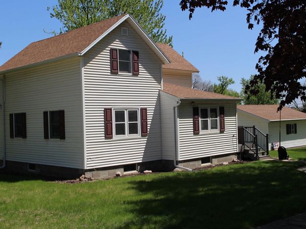 409 12th St, Alton, IA 51003