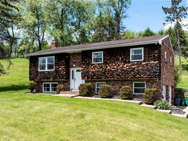 307 Linden Rd , Canonsburg, PA 15317