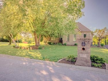 916 Country Oaks Drive, Richmond, KY 40475