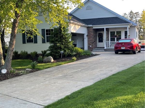 8471 Waterside Drive , Sagamore Hills, OH 44067