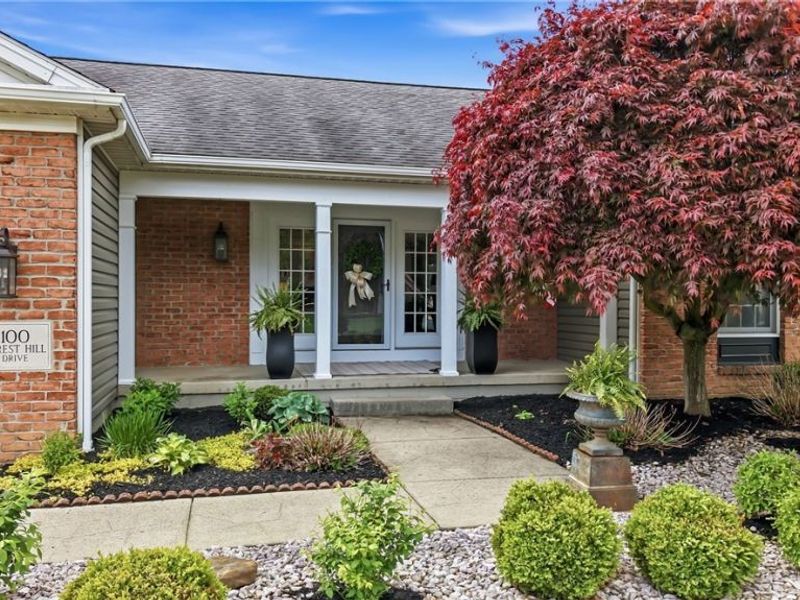 100 Forest Hill Drive, Hubbard, OH 44425 Photo 4