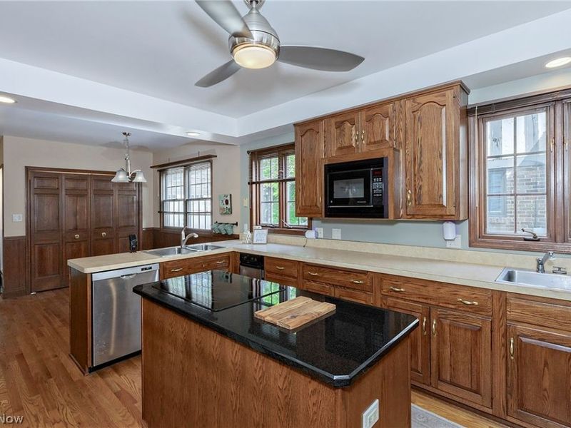 2528 Ashurst Road, University Heights, OH 44118 Photo 14