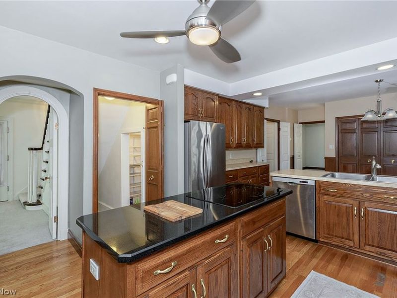 2528 Ashurst Road, University Heights, OH 44118 Photo 15