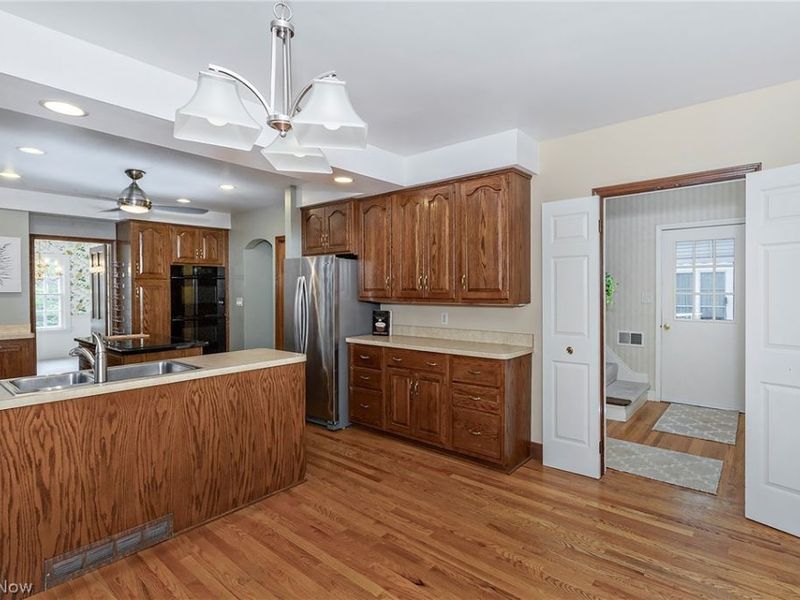 2528 Ashurst Road, University Heights, OH 44118 Photo 18