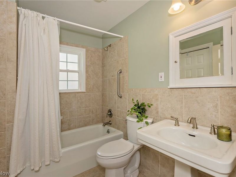 2528 Ashurst Road, University Heights, OH 44118 Photo 31