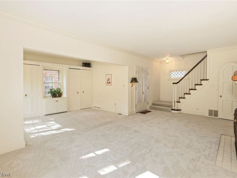 2528 Ashurst Road, University Heights, OH 44118 Photo 4