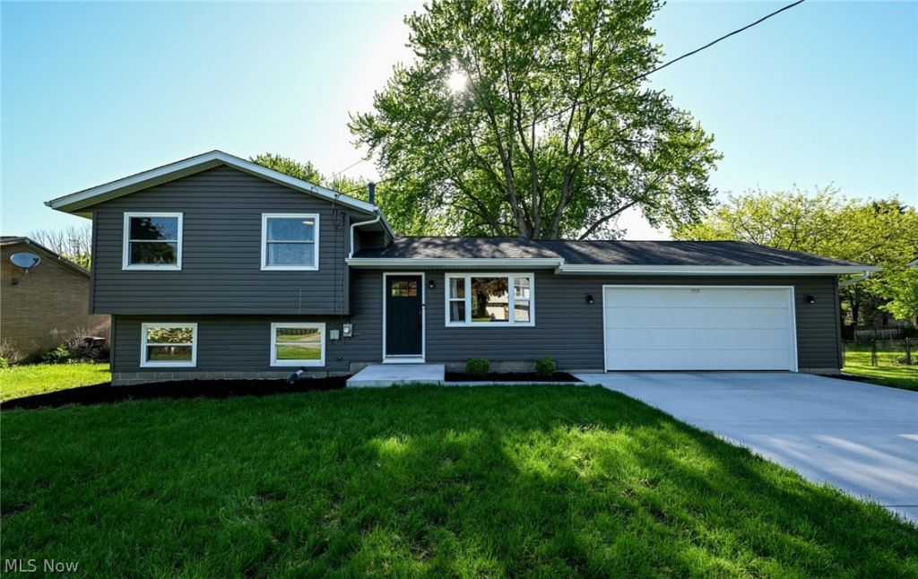 1520 Congress Lake Road , Mogadore, OH 44260 Main Photo