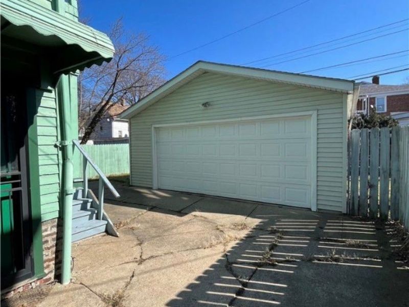 16308 Nela View Road, Cleveland, OH 44112 Photo 4