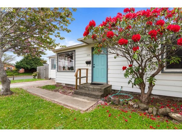 993 SALMON AVE, Coos Bay, OR 97420