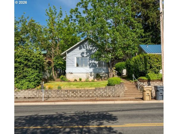 724 N MAIN ST, Brownsville, OR 97327