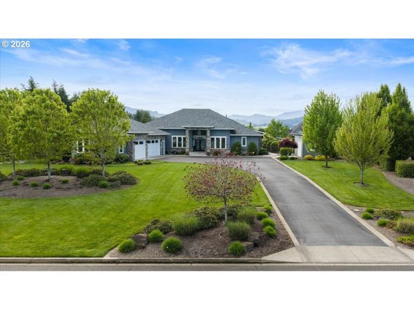 2145 SW Homer Ross LOOP, McMinnville, OR 97128