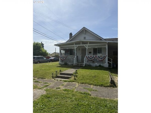 690 S 6TH ST, Independence, OR 97351