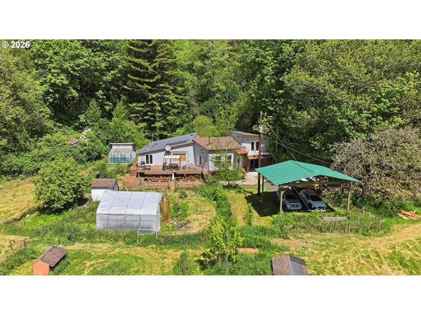 96863 LARSON LN, North Bend, OR 97459