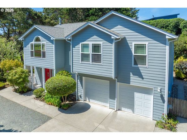 3956 BEACH LOOP SW DR, Bandon, OR 97411