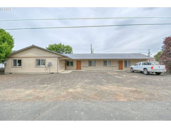 377 E Current ST, Athena, OR 97813