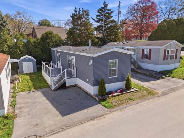 20 Amherst Road, Newmarket, NH 03857