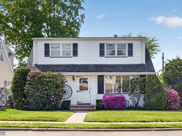 180 Oxford Ave, Saddle Brook, NJ 07663