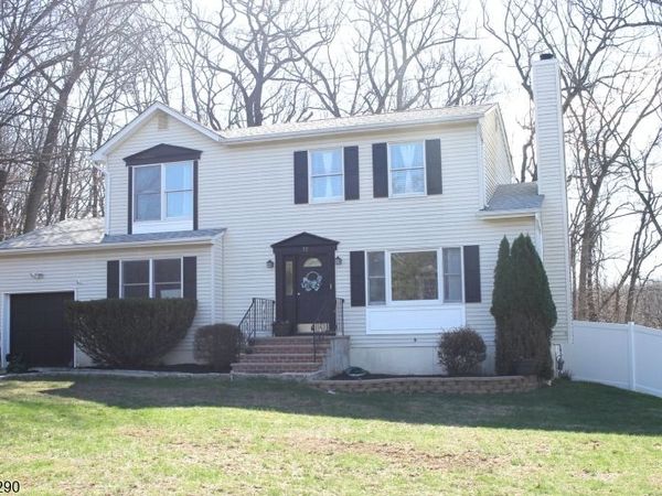 72 Orben Dr, Roxbury, NJ 07850