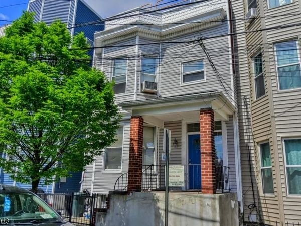 557 Hudson Ave, Weehawken, NJ 07086