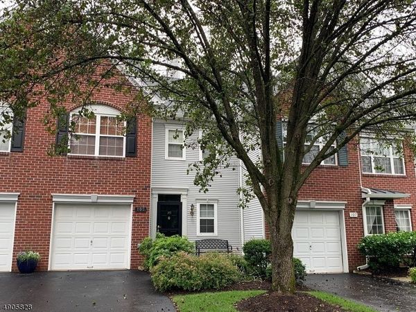 105 Well Sweep Rd, Unit 105, Readington, NJ 08889