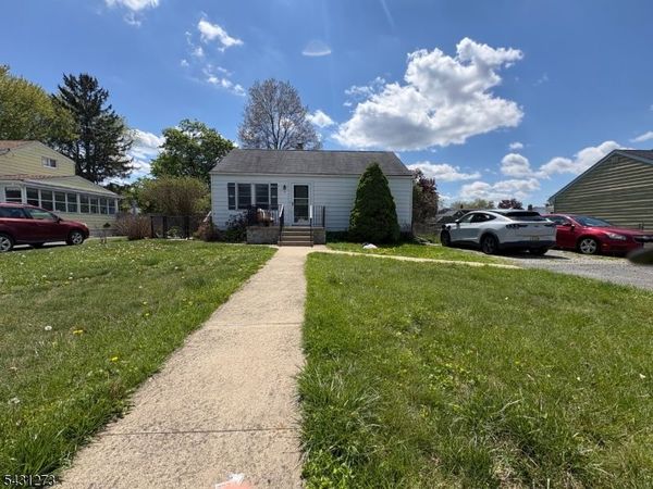 14 Roxbury Dr, Roxbury, NJ 07847