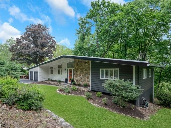 29 Skyline Dr, Morris, NJ 07960