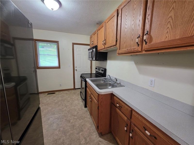 95 Erie Street , Rittman, OH 44270 Photo 5