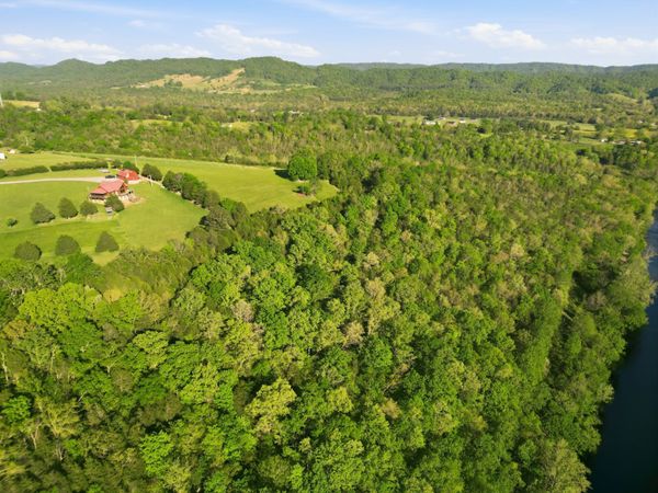 1 Moles Lane , Byrdstown, TN 38549