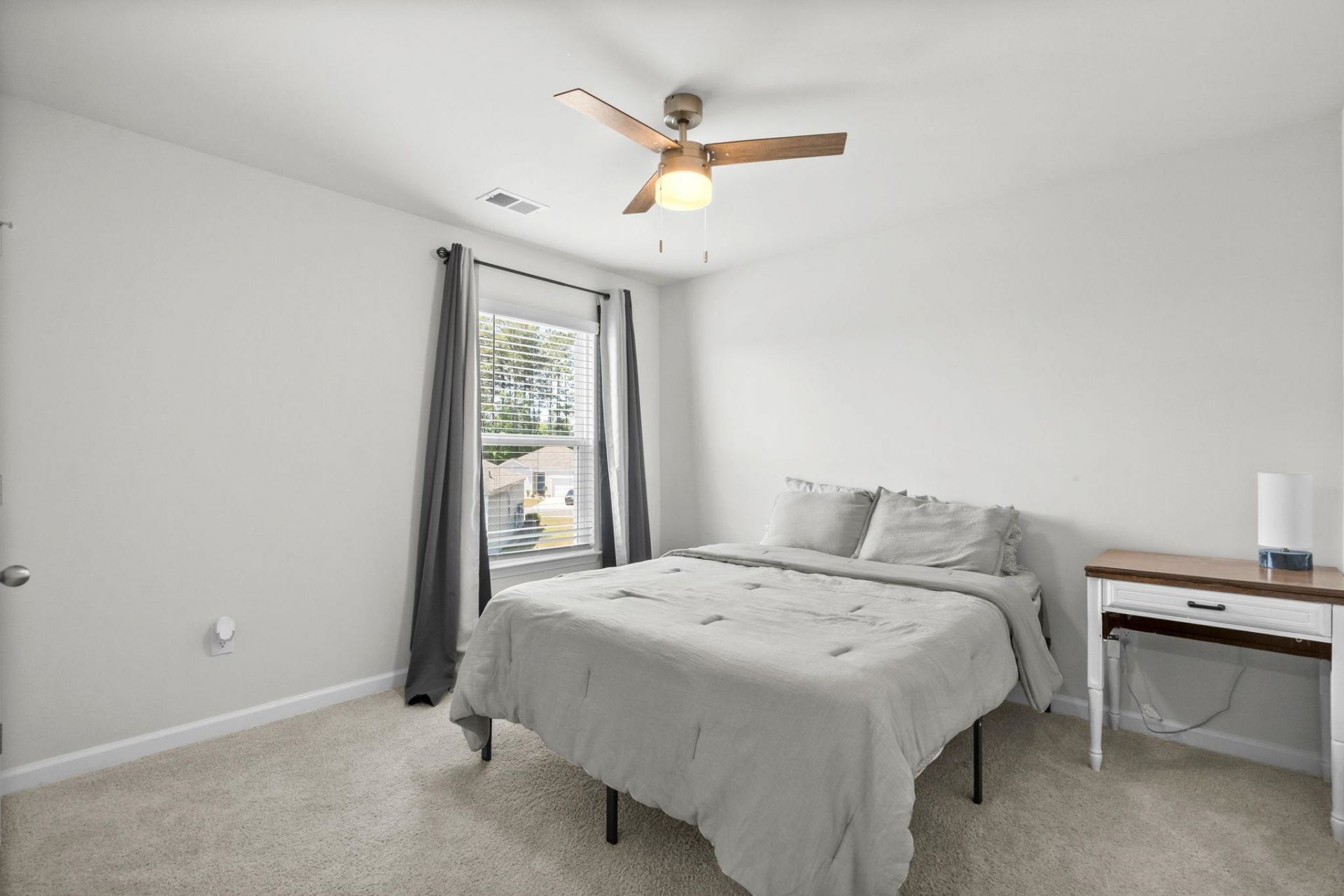 1241 Sennema Circle  Photo 12