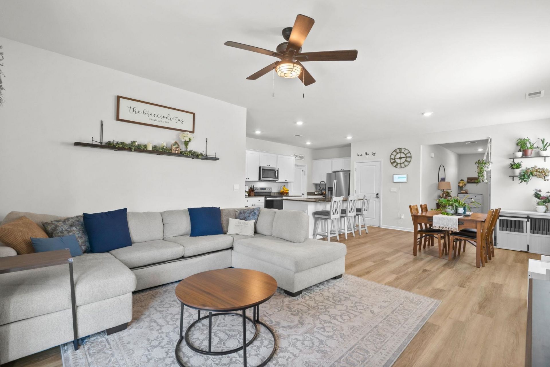 1241 Sennema Circle  Photo 5