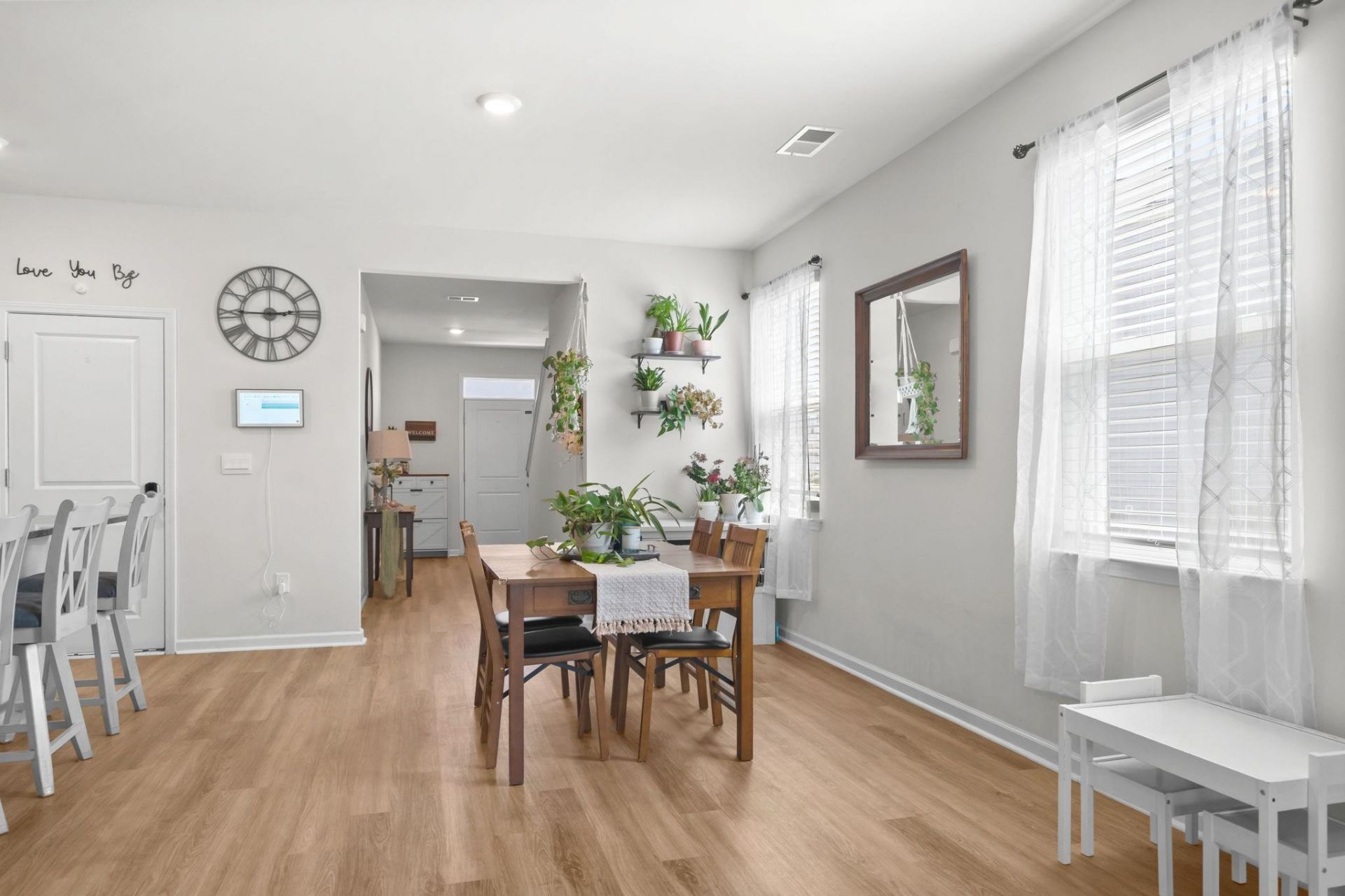 1241 Sennema Circle  Photo 7