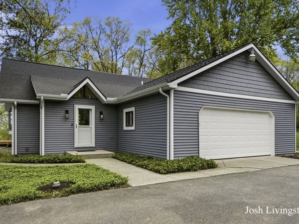1551 Sargent Avenue SE, Ada, MI 49301