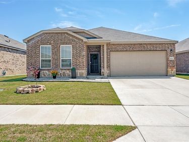9108 Zubia Lane, Fort Worth, TX 76131