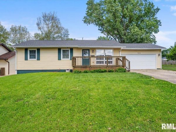 94 DOWNING Drive, Chatham, IL 62629