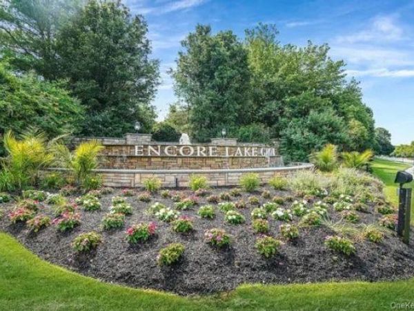 8 Symphony Drive , Lake Grove, NY 11755