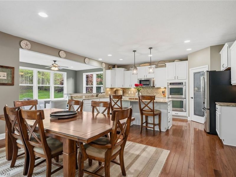 7695 Cottonwood Trail, Chagrin Falls, OH 44023 Photo 12