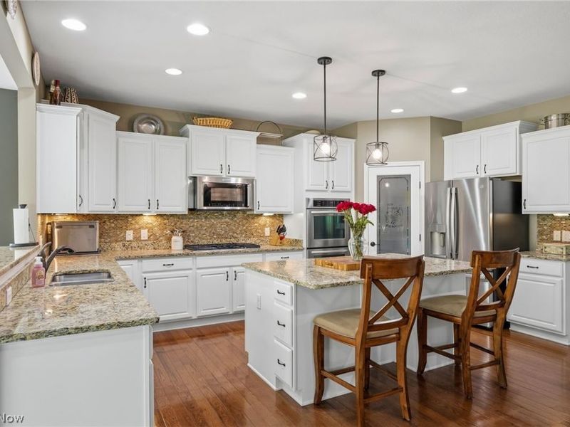 7695 Cottonwood Trail, Chagrin Falls, OH 44023 Photo 13