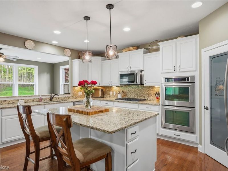 7695 Cottonwood Trail, Chagrin Falls, OH 44023 Photo 14