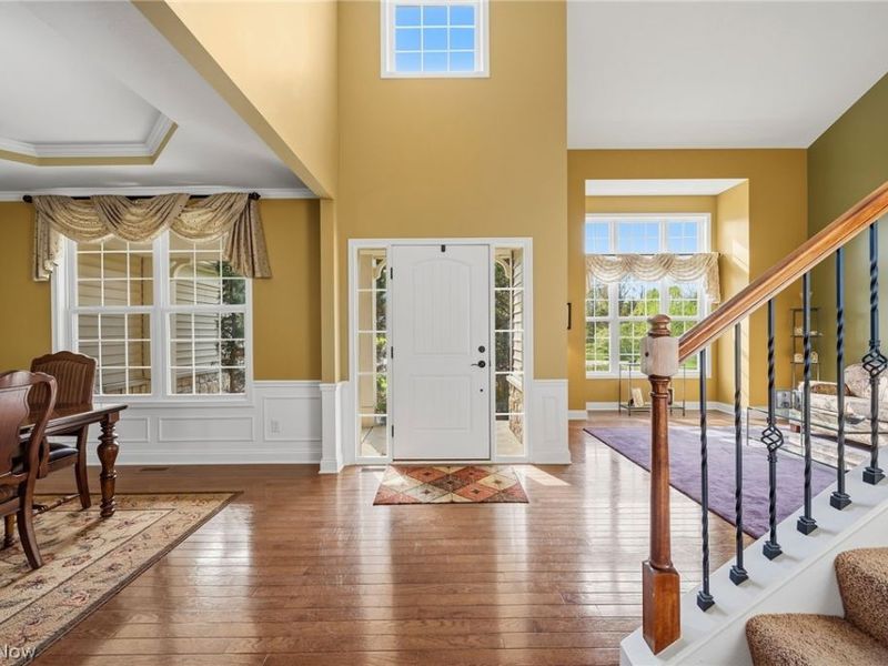 7695 Cottonwood Trail, Chagrin Falls, OH 44023 Photo 4