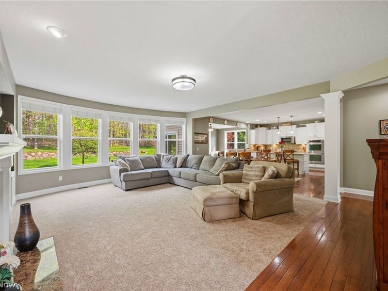 7695 Cottonwood Trail, Chagrin Falls, OH 44023 Photo 9