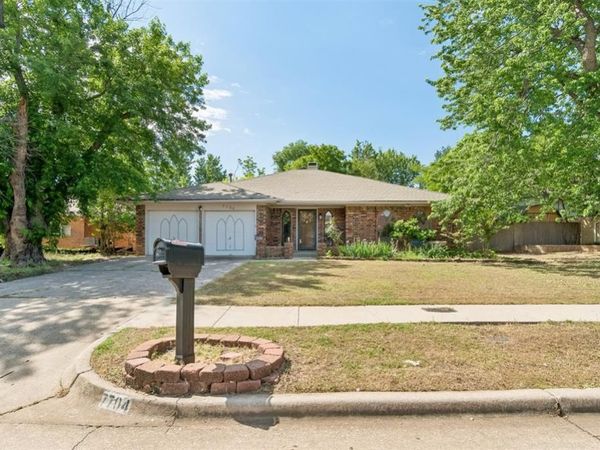 7704 N Northgate Avenue, Oklahoma City, OK 73162