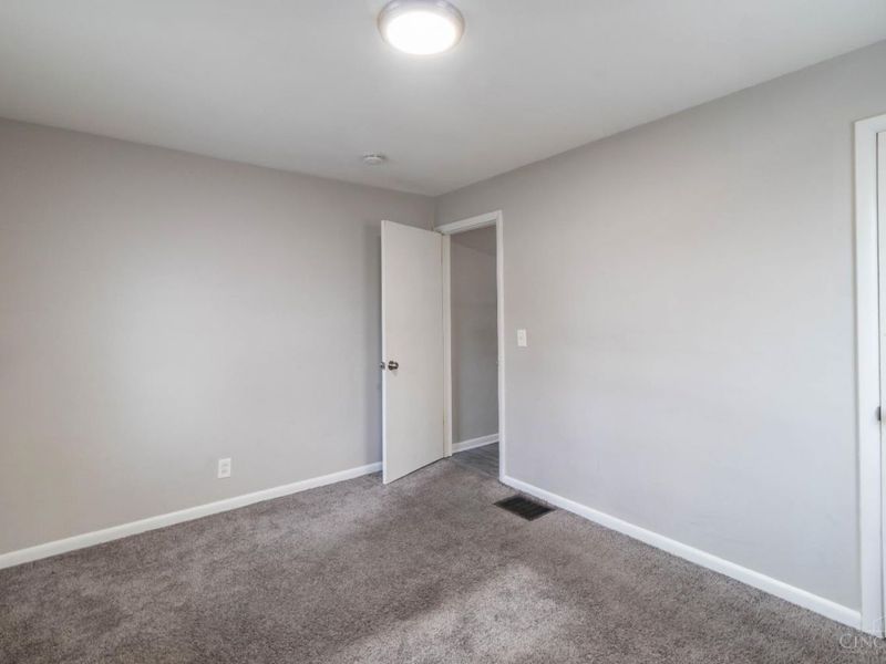 877 Oakfield Avenue, Cincinnati, OH 45224 Photo 16