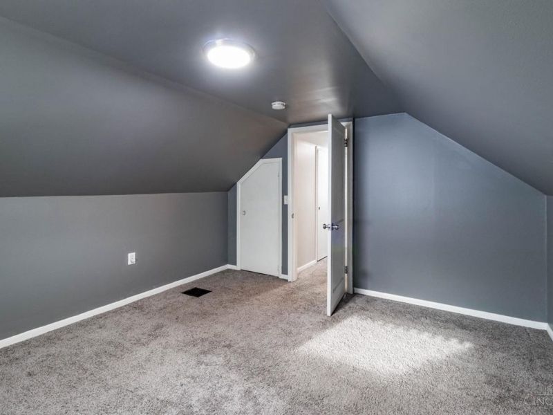 877 Oakfield Avenue, Cincinnati, OH 45224 Photo 18