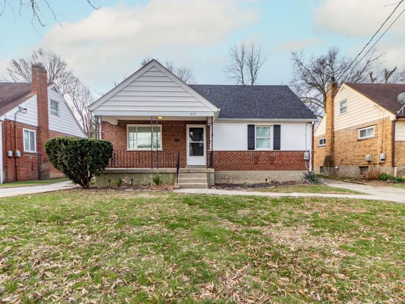 877 Oakfield Avenue, Cincinnati, OH 45224 Photo 2