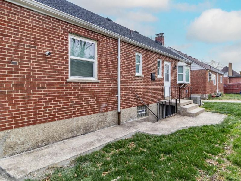 877 Oakfield Avenue, Cincinnati, OH 45224 Photo 25