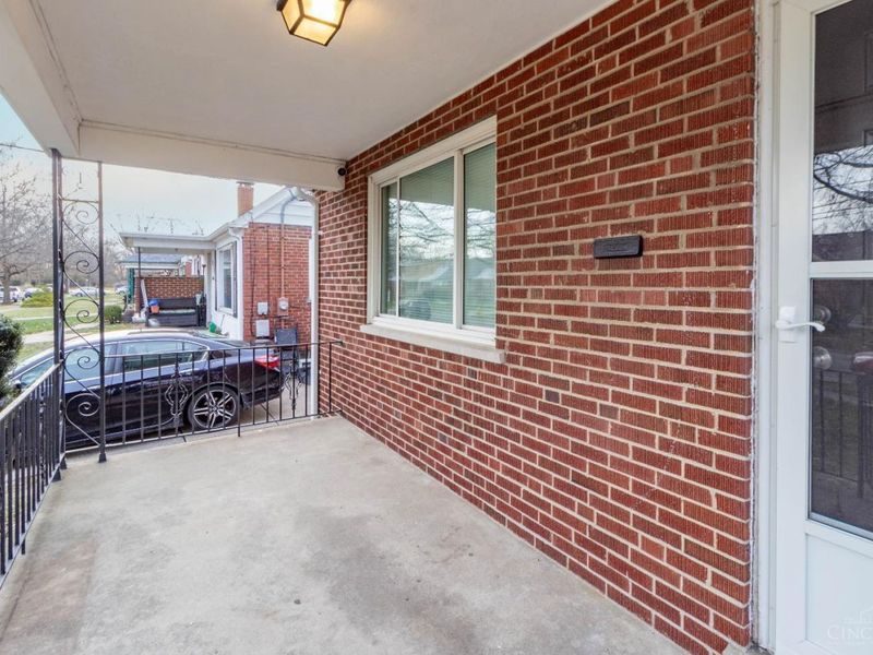 877 Oakfield Avenue, Cincinnati, OH 45224 Photo 4