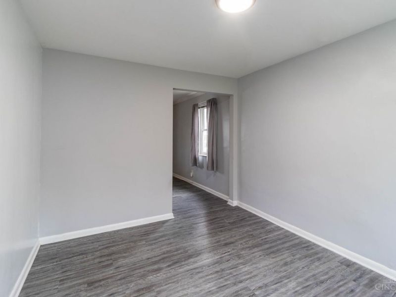 877 Oakfield Avenue, Cincinnati, OH 45224 Photo 8