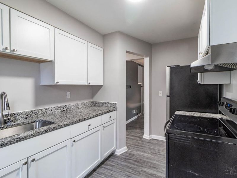 877 Oakfield Avenue, Cincinnati, OH 45224 Photo 9